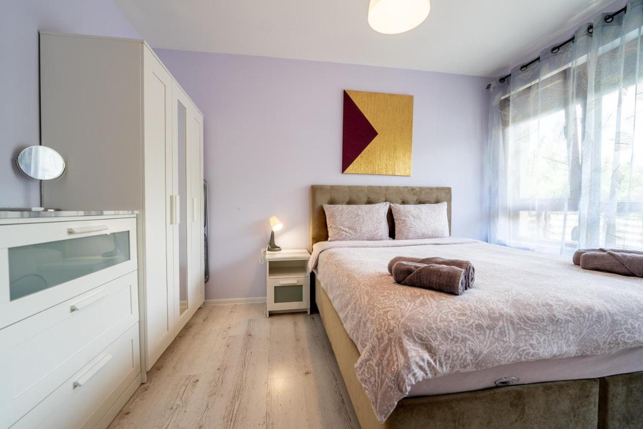 Sunny Apartment In Studentski Grad, Behind Unss Sofía Exterior foto