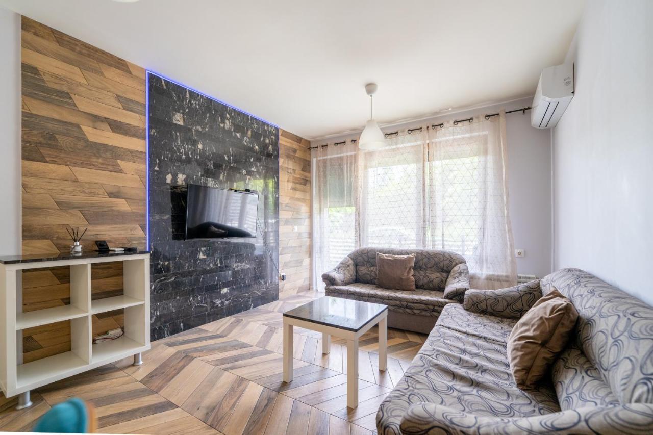 Sunny Apartment In Studentski Grad, Behind Unss Sofía Exterior foto